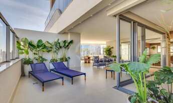 Imagem 4: Apartamento Alto Padrão Penthouse de 489 m² com Piscina Privativa