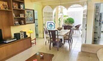 Imagem: Casa duplex em rua privativa, com 4 dormitórios