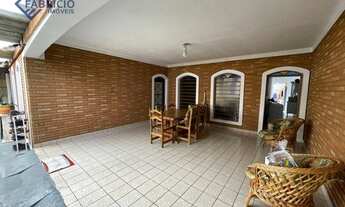 Imagem: Casa com edícula, com 3 dormitórios à