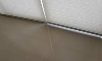 Imagem 4: SALA COMERCIAL COM VARANDA Centro Sala comercial com 34m2, varanda, piso laminado, copa