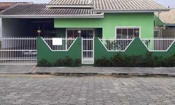 Imagem 2: Ampla casa em Camboriú com 3 dormitórios, 2 banheiros e 2 vaga para 2 carros