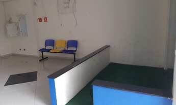 Imagem 2: Salão com 180m² mais mezanino com 70m² com 8 salas, 3 banheiros e 2 copas