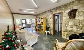 Imagem 6: Casa com 270m² de terreno em 222m² de área construída, 3 quartos churrasqueira e piscina