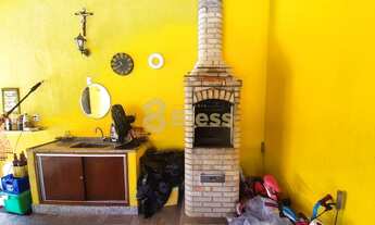 Imagem 4: Casa possuindo 260m² de área construída, divididos em 4 quartos, sendo 3 suítes à venda, C