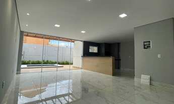 Imagem 2: Sobrado com 03 quartos, sendo 01 suíte, no Condomínio Village do Bosque -  Cuiabá M