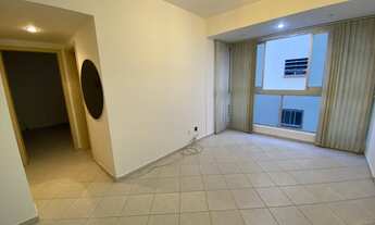 Imagem 3: Apartamento a um quarteirão da praia com 1 quarto e 1 vaga no bairro do Boqueirão- Santos