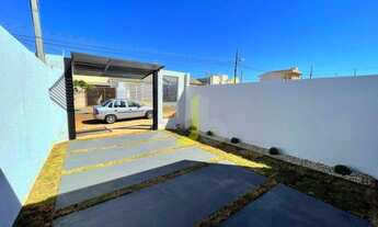 Imagem 2: Casa Moderna com sobra de terreno