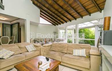 Imagem 7: Casa de condomínio à venda de 295m² com 3 suítes no bairro Agronomia em Porto Alegre