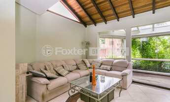 Imagem 5: Casa de condomínio à venda de 295m² com 3 suítes no bairro Agronomia em Porto Alegre