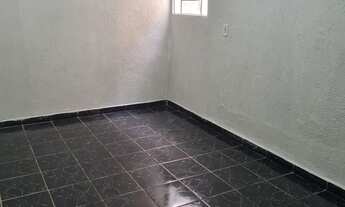 Imagem 5: Aluga-se casa de fundos na QNL