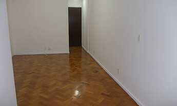 Imagem: Rua Domingos Ferreira - quadra praia / metrô