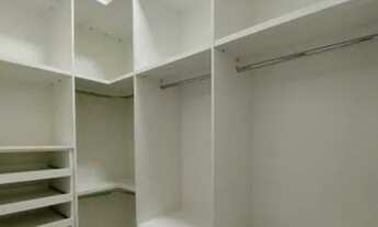 Imagem 5: Casa nova com armários completos