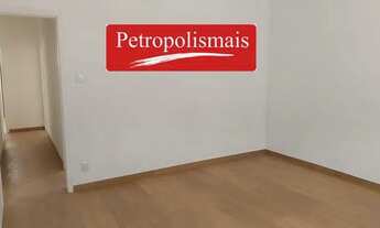 Imagem 7: Marcio PETROPOLISMAIS Vende CASA COM 3 QUARTOS + ANEXO QUARTO/SALA + GARAGEM COBERTA