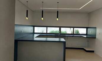 Imagem 4: Casa de condomínio para venda com 291 metros quadrados com 5 quartos