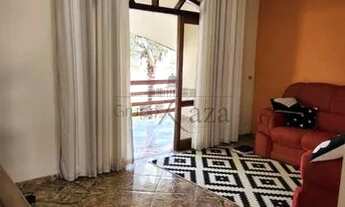 Imagem 2: Casa para aluguel e venda possui 140 metros quadrados com 4 quartos