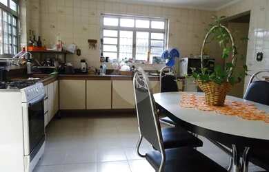 Imagem 7: Casa residencial ou comercial, com 3 quartos, 8 vagas