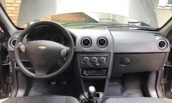 Imagem: Celta 2015, revisado e emplacado