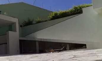 Imagem 3: Sobrado com 4 dormitórios à venda, 349 m² por R$ 1.400.000,00 - Varadouro - São Sebastião