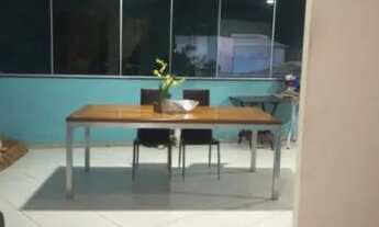 Imagem 2: Prédio de 3 andares com loja, sobreloja e apartamento