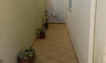 Imagem 7: Seu Sonho, Sua Realidade: Espaçosa Casa com Terreno Amplo e Detalhes