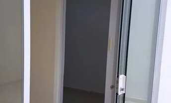 Imagem 5: Sobrado em condomínio próximo ao centro da Granja Viana! Com dois dormitórios. Duas Vagas