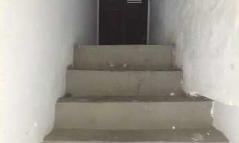 Imagem 2: Alugo casa (altos) em frente ao cometa