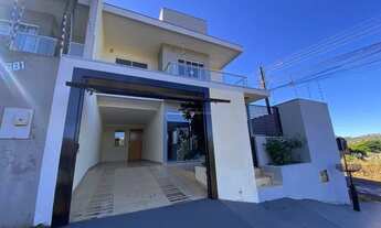 Imagem: SOBRADO À VENDA NA VILA OPERARIA EM APUCARANA