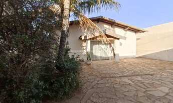 Imagem 2: Casa para aluguel, 4 quartos, 4 suítes, 3 vagas, Jardim Induberaba - Uberaba/MG