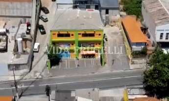 Imagem 2: Prédio comercial de 1.260m² de área construída, com 3 andares e 6 vagas de garagem. Santan