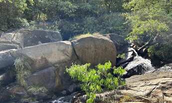 Imagem 6: Terreno 33.100m2 com Cachoeira e Vista para Serra da Moeda em Condomínio