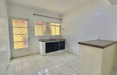 Imagem 10: Linda e ampla casa com 03 quartos para locação