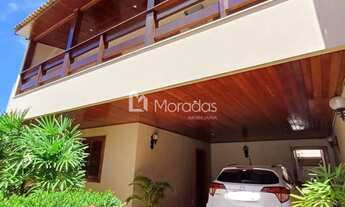 Imagem: Casa espaçosa de 3 pavimentos no coração