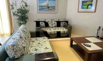 Imagem 7: Casa Ampla com Piscina e Lareira para Locação Anual em Daniela - 300 m² de Conforto e Laze