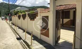 Imagem: Casa à venda no centrinho da Lagoa da Conceição