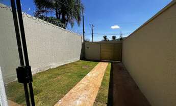 Imagem 2: Casa 3 Quartos com Quintal e Porcelanato no Setor Monte Pascoal