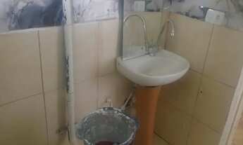 Imagem 7: Quartos com banheiro e pia