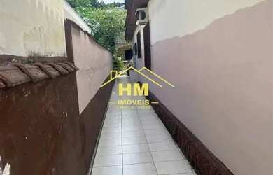 Imagem 3: CASA ISOLADA l 5 DORMITÓRIOS l COM SOBRADO NOS FUNDOS l 3 SUITES l VILA MELO l SÃO VICENTE