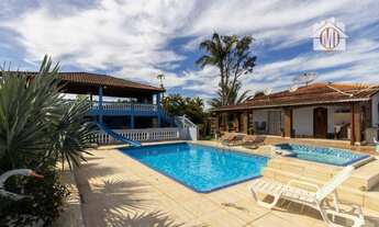 Imagem 2: Linda chácara com 3 dormitórios, piscina, área gourmet, salão de jogos, playground, à vend