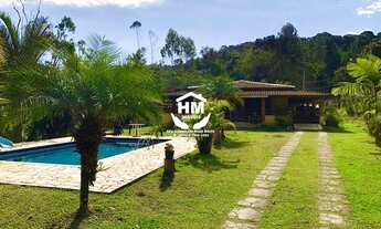 Imagem 4: Bela Chácara com 4.000 m² com casa, piscina e lago