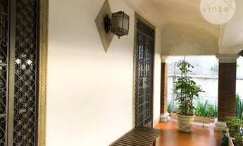 Imagem 4: Casa histórica preservada no coração do Jardim Botânico à venda, com área total de 396 m²