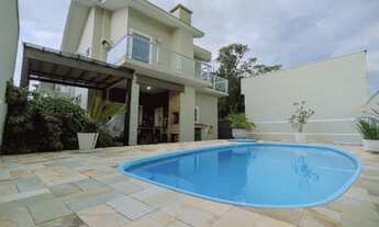 Imagem: Casa alto padrão no Centro de Pirabeiraba