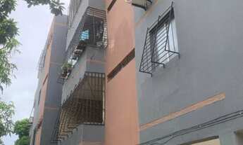 Imagem 2: Apartamento com 1 qt, varanda, móveis planejados, pilotis, a poucos metros praia, à venda