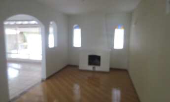 Imagem 6: ALUGO CASA AMPLA CASA TÉRREA