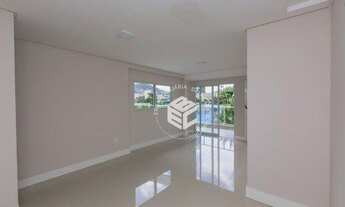 Imagem 2: Cobertura com jacuzzi e churrasqueira a carvão na Praia dos amores Balneário Camboriú