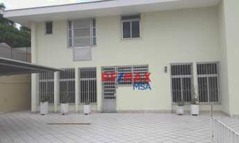 Imagem 2: Casa á locação no Pacaembu, com 720,0 m² de terreno, 4 suítes , quintal, edículas e 10 vag