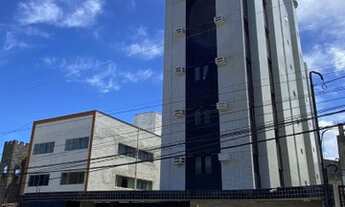 Imagem 3: Apartamento com 2 qts sendo 1 suíte, móveis planejados, elevador, central de gás, à venda