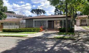 Imagem: Casa com amplo terreno no Hugo Lange