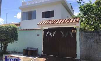 Imagem: Sobrado com 4 suítes, piscina e vista para