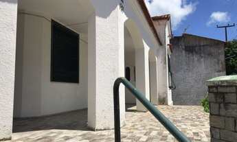 Imagem 4: Aldeota/Centro. Excelente localização. 250m2. Casa de esquina. Pé direito Alto. 15 vagas