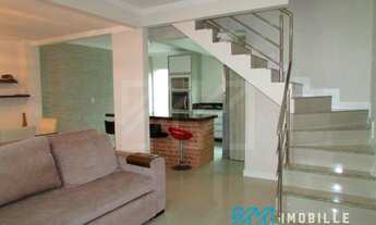 Imagem 2: Casa tipo sobrado em Balneário Camboriú